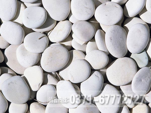 鵝卵石破碎機(jī)每小時(shí)處理多少噸鵝卵石？