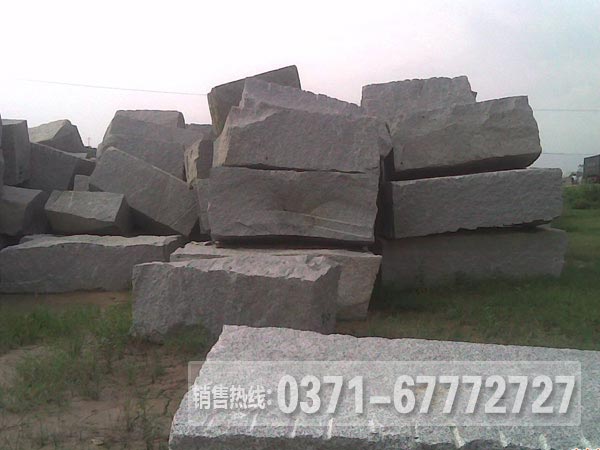 花崗巖機(jī)制砂生產(chǎn)線(xiàn)配置方案分析