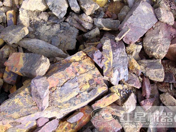 鐵礦石顎式破碎機(jī)哪家好，大概價格多少