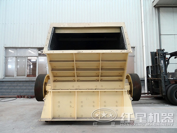 1315反擊式破碎機(jī)時產(chǎn)量可達(dá)多少噸？