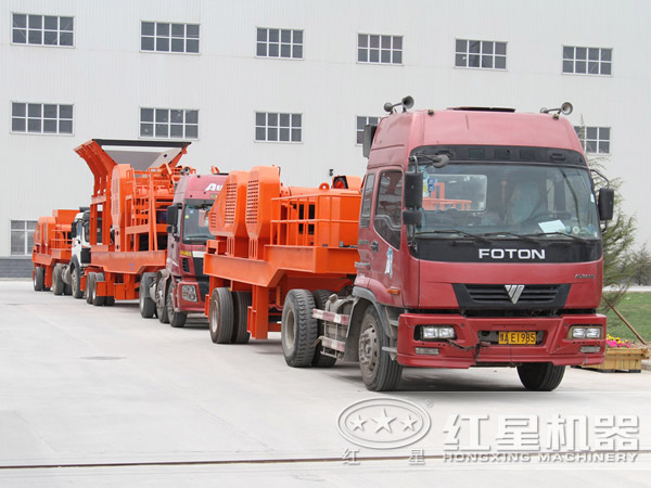 公路專(zhuān)用碎石機(jī)發(fā)貨現(xiàn)場(chǎng)