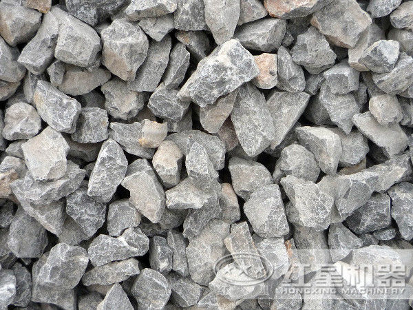 粉碎石灰石建議使用的大型礦石破碎機(jī)是鱷嘴式的，還是錘式的？