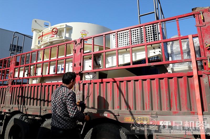性能高，質(zhì)量高的粉碎機(jī)固定裝車