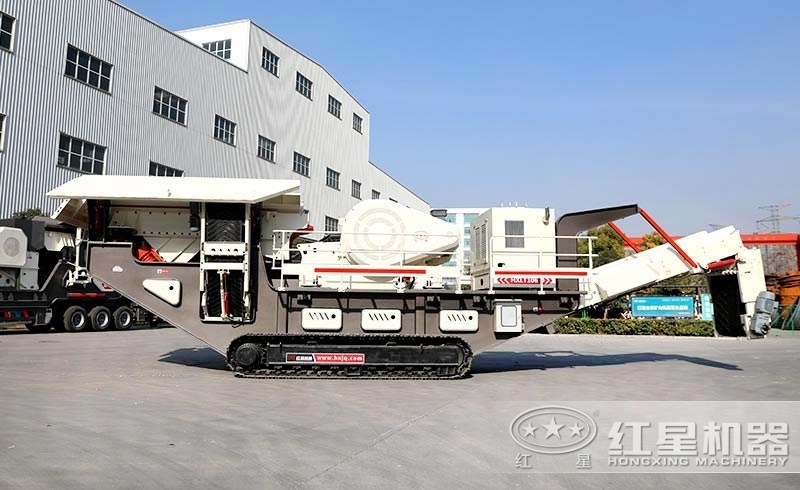 大型采石場(chǎng)用以柴油為動(dòng)力的履帶破碎機(jī)更高產(chǎn)、環(huán)保