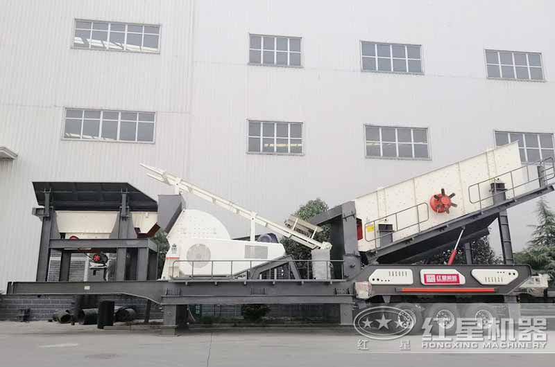 與給料機(jī)、破碎機(jī)一起搭載的新型車載可移動篩砂機(jī)