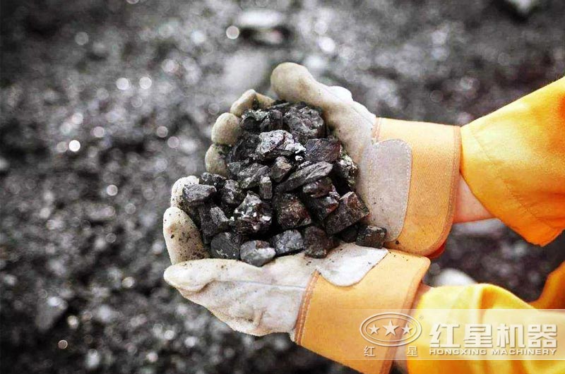 破碎鐵礦石選用哪種破碎機(jī)好？（時產(chǎn)要求在100-300噸 ）