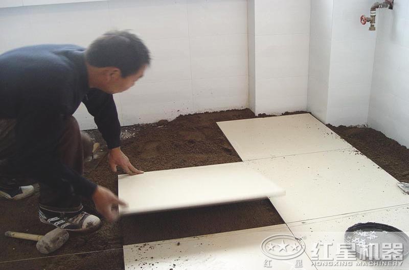 鋪地磚用石粉和沙子哪個好？制粗石粉用什么制沙機(jī)？